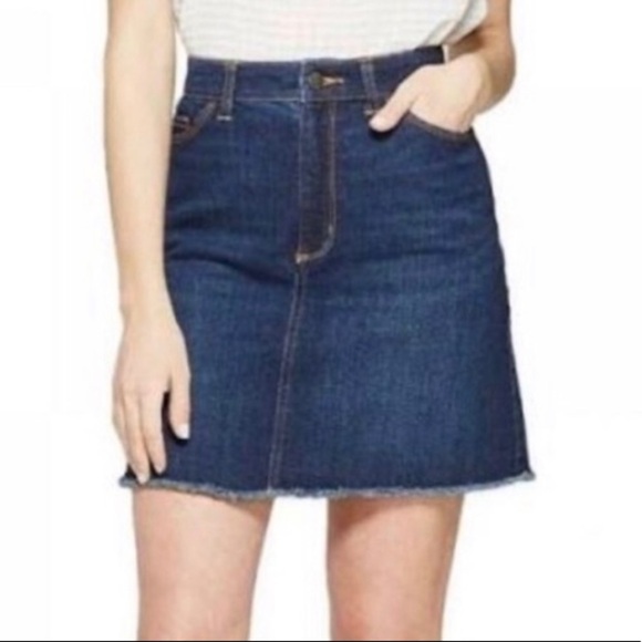 NWT Universal Thread Dark Wash Jean Skirt Size 4 - Picture 1 of 5